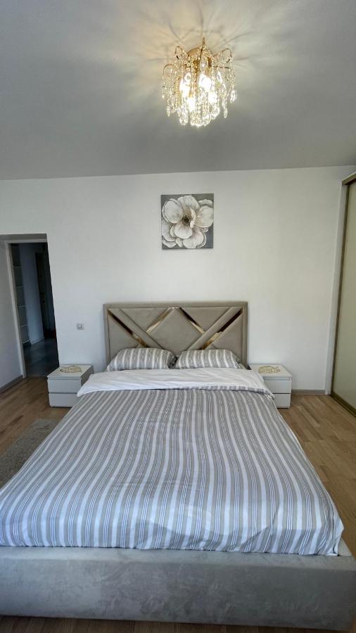 Apartment Naukova Street