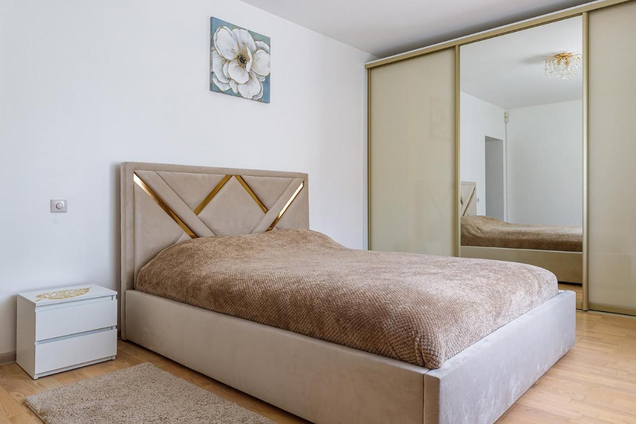 Apartment Naukova Street *